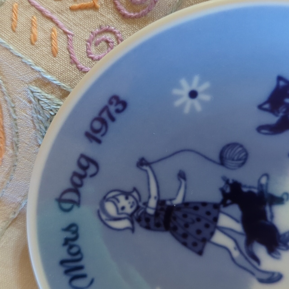 Mother's Day Vintage Porsgrund Norway 1973 Collectible Plate. Like New! - Picture 3 of 7